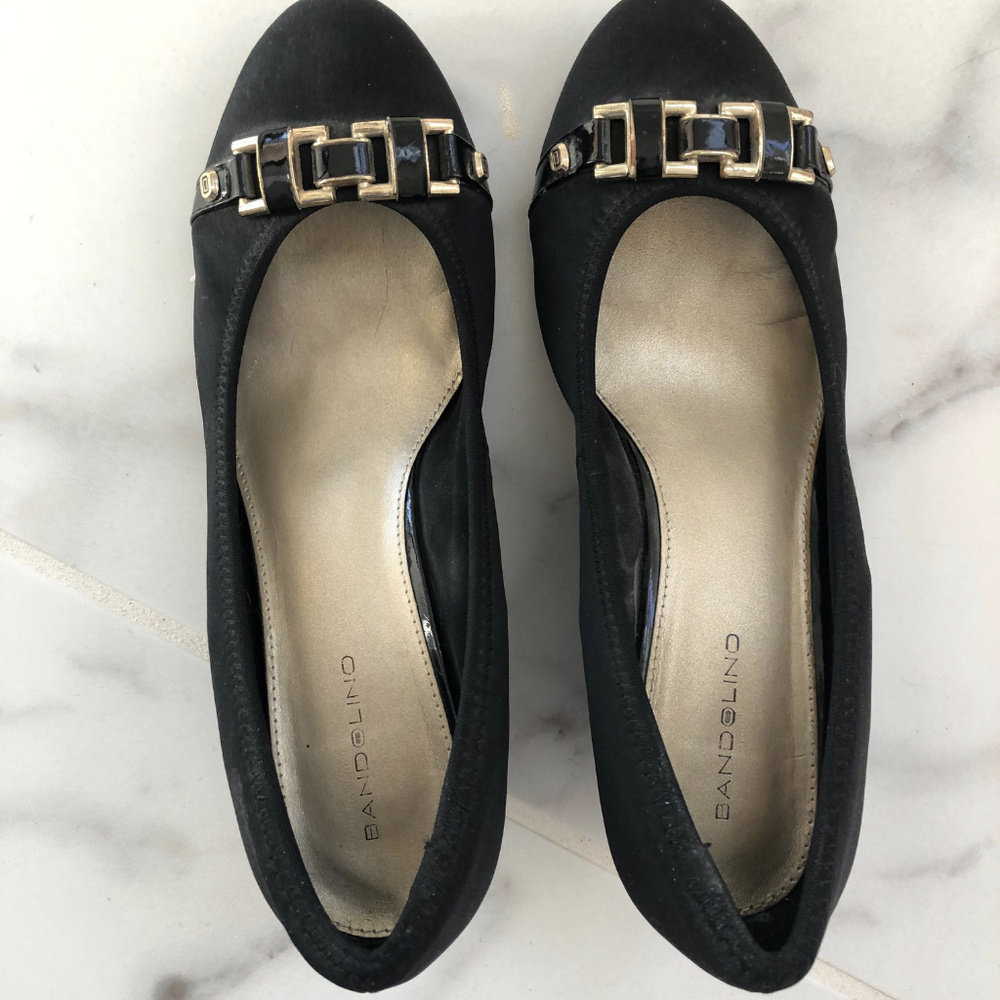 Black Bandolino Buckled Wedge Heels
